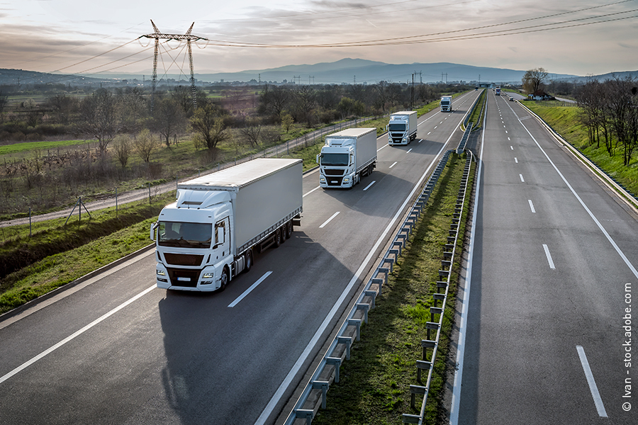 Technologie-Trend im Test: LKW fahren in einer Kolonne