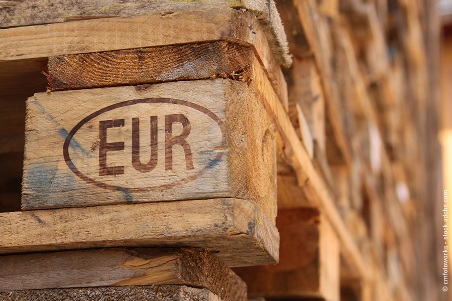 Die Europalette aus Holz ist der am meisten verbreitete Ladungsträger beim LKW-Transport