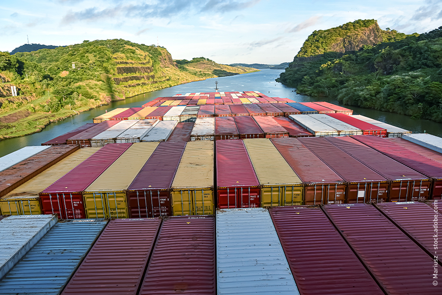 panama-canal-traffic-jam-900x600px-web